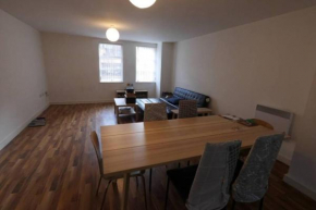 Central Location with 2Beds Apartment
